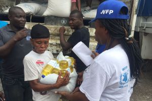 ВПП ООН доставляет жизненно важную помощь пострадавшим от урагана «Мэтью» в Гаити
