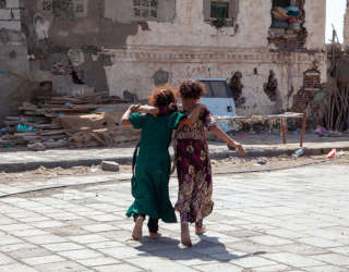 Старый город Моха на западном побережье Йемена, сильно пострадавший от авиаударов. ВПП ООН/Аннабель Симингтон