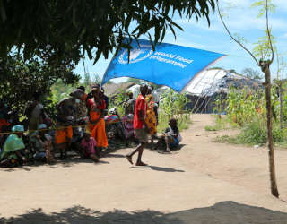 Перемещенные лица из деревни Пальма в Монтепуэсе. Фото: ВПП ООН/Юрий Андраде