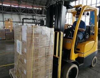 UNHRD Panama is preparing to dispatch consignments of Personal protective equipment (PPE) items for WHO. Photo: WFP/Elio Rujano