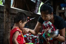 Дефицит финансирования препятствует операциям ВПП ООН по спасению жизней в Мьянме 