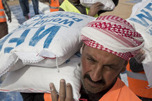 По мере эскалации конфликта в Мосуле, ВПП ООН оказывает продовольственную помощь 100 000 иракцев